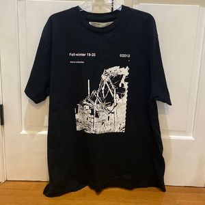 Off-White men’s black t-ahirt